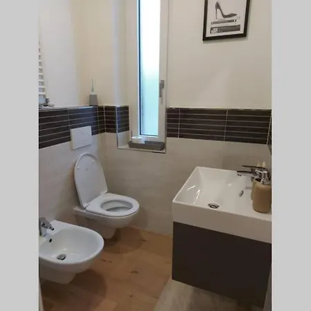 La Tana Dei Conigli - Mini Luxury Apartament La Spezia